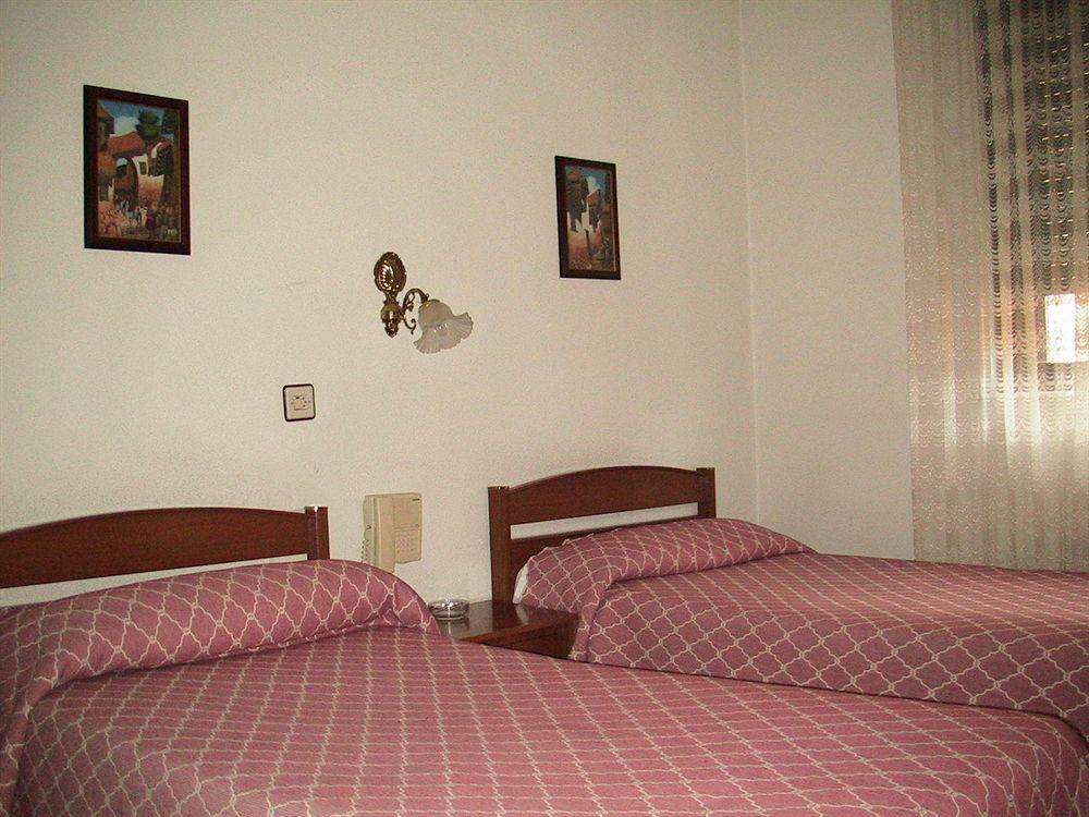 Hotel Hostal Cuzco Salamanka Zewnętrze zdjęcie